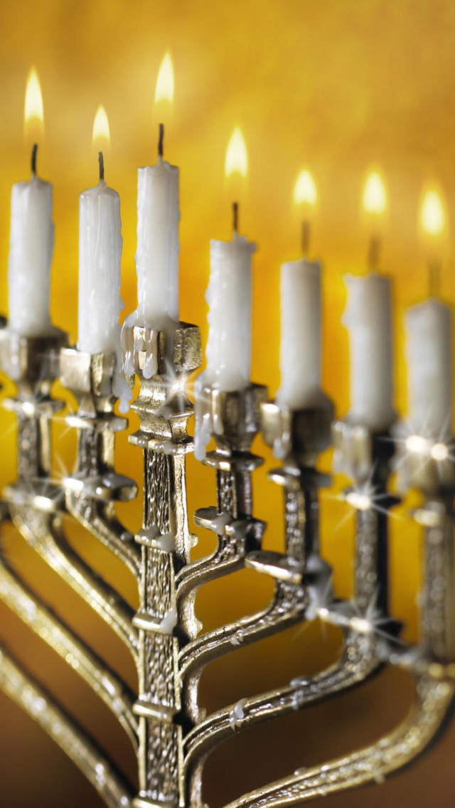 Lighting of Menorah in Jerusalem wallpaper 640x1136