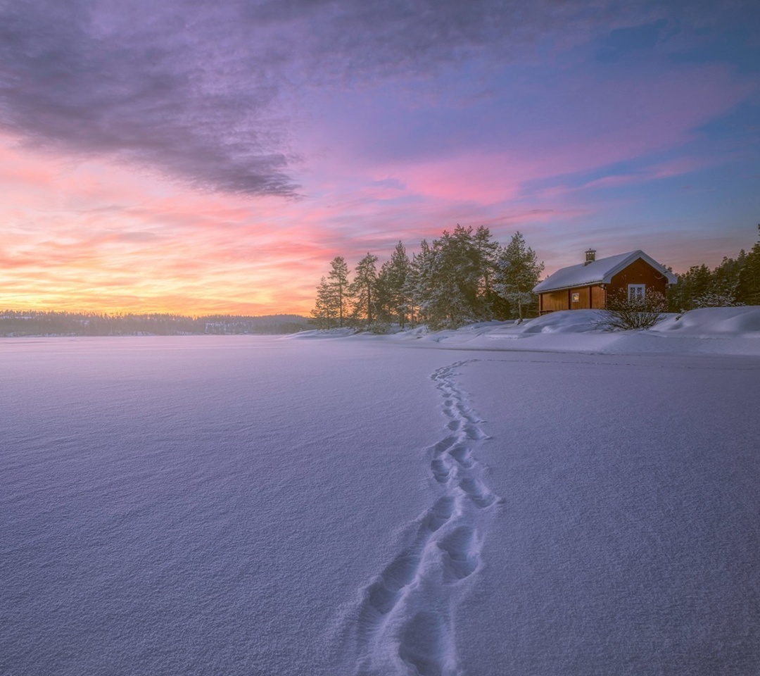 Sfondi Footprints on snow 1080x960