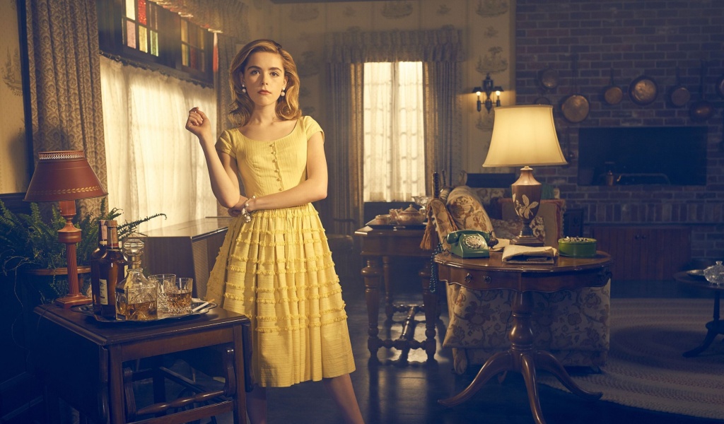 Kiernan Shipka in Feud TV series screenshot #1 1024x600