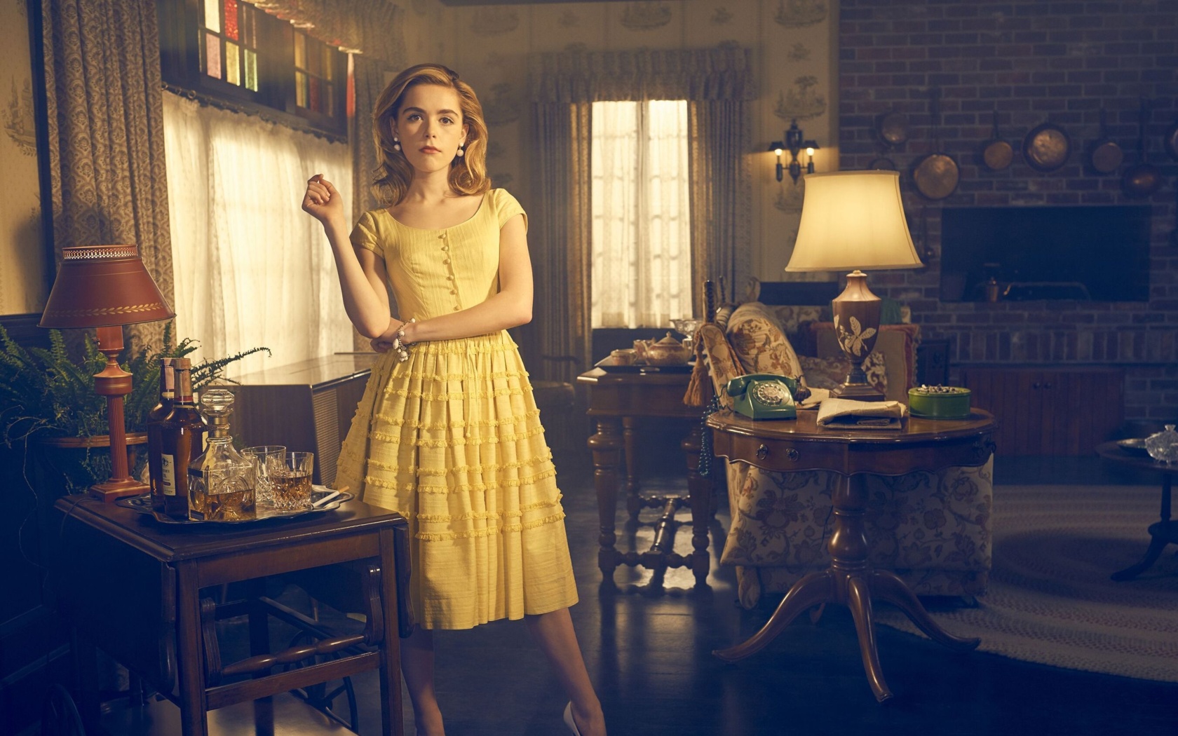 Fondo de pantalla Kiernan Shipka in Feud TV series 1680x1050