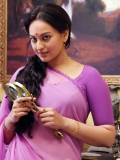 Обои Sonakshi Sinha In Lootera 240x320