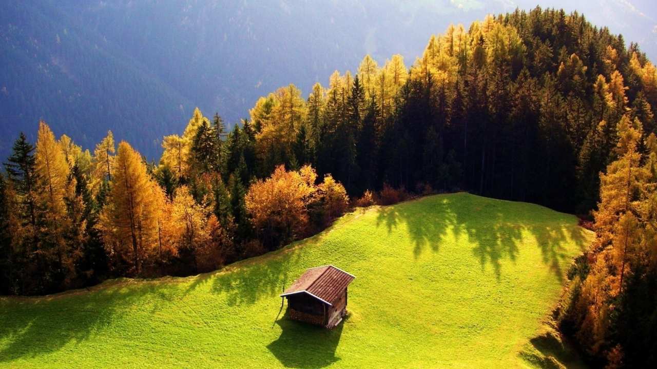 House On Top Of Green Hill wallpaper 1280x720