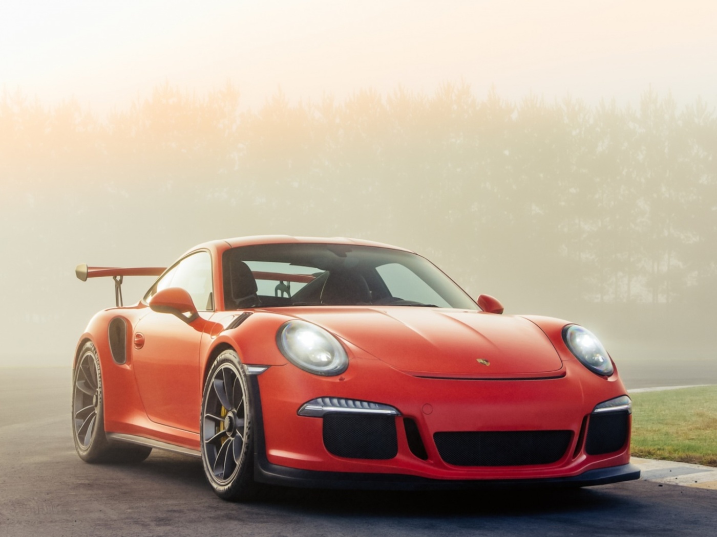 Screenshot №1 pro téma Porsche 911 GT3 RS 1400x1050