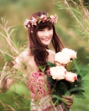 Sfondi Cute Asian Flower Girl 128x160