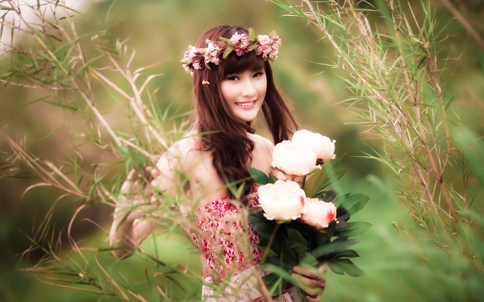 Fondo de pantalla Cute Asian Flower Girl 1680x1050