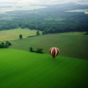 Sfondi Balloon And Beautiful Landscape 128x128