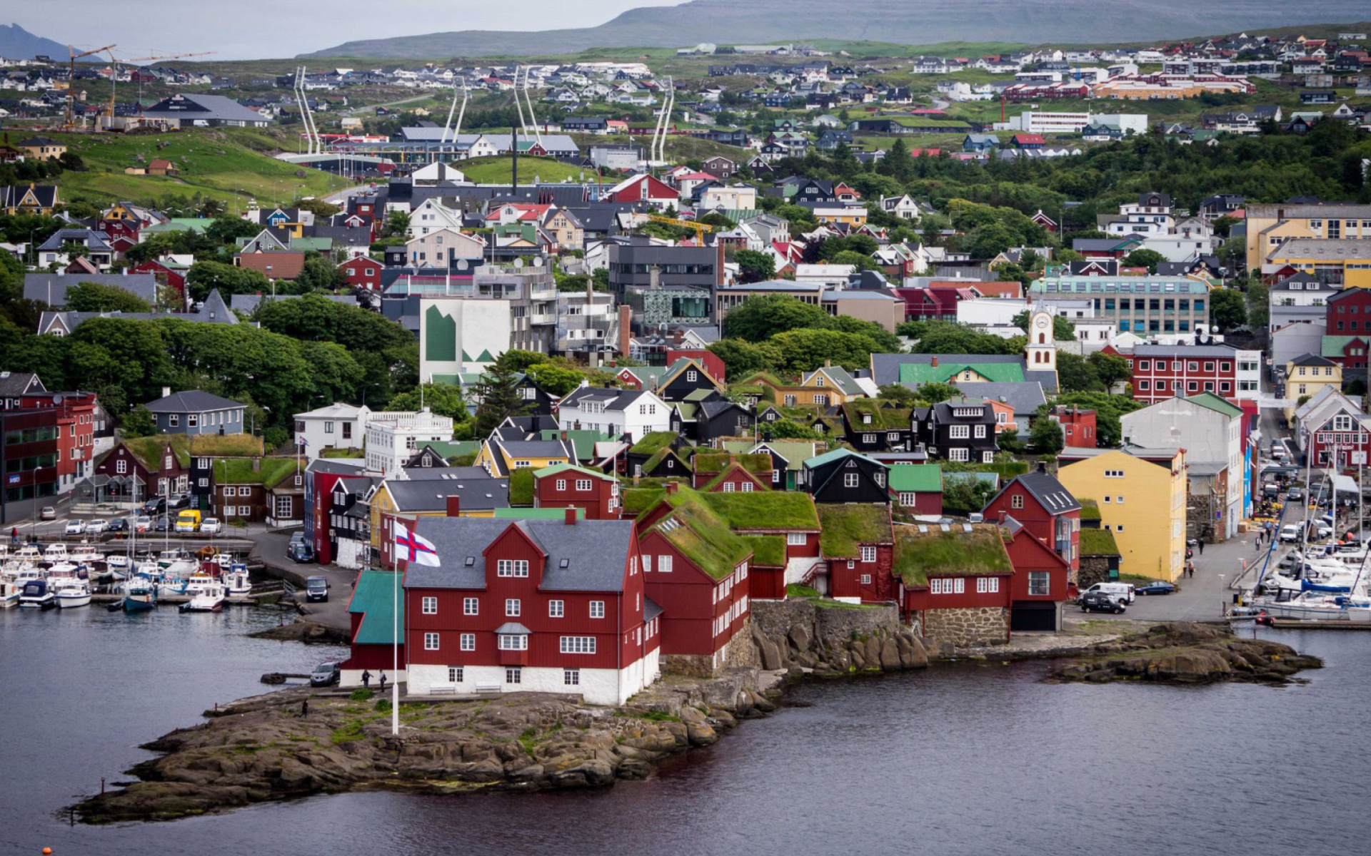 Fondo de pantalla Torshavn City on Faroe Island 1920x1200