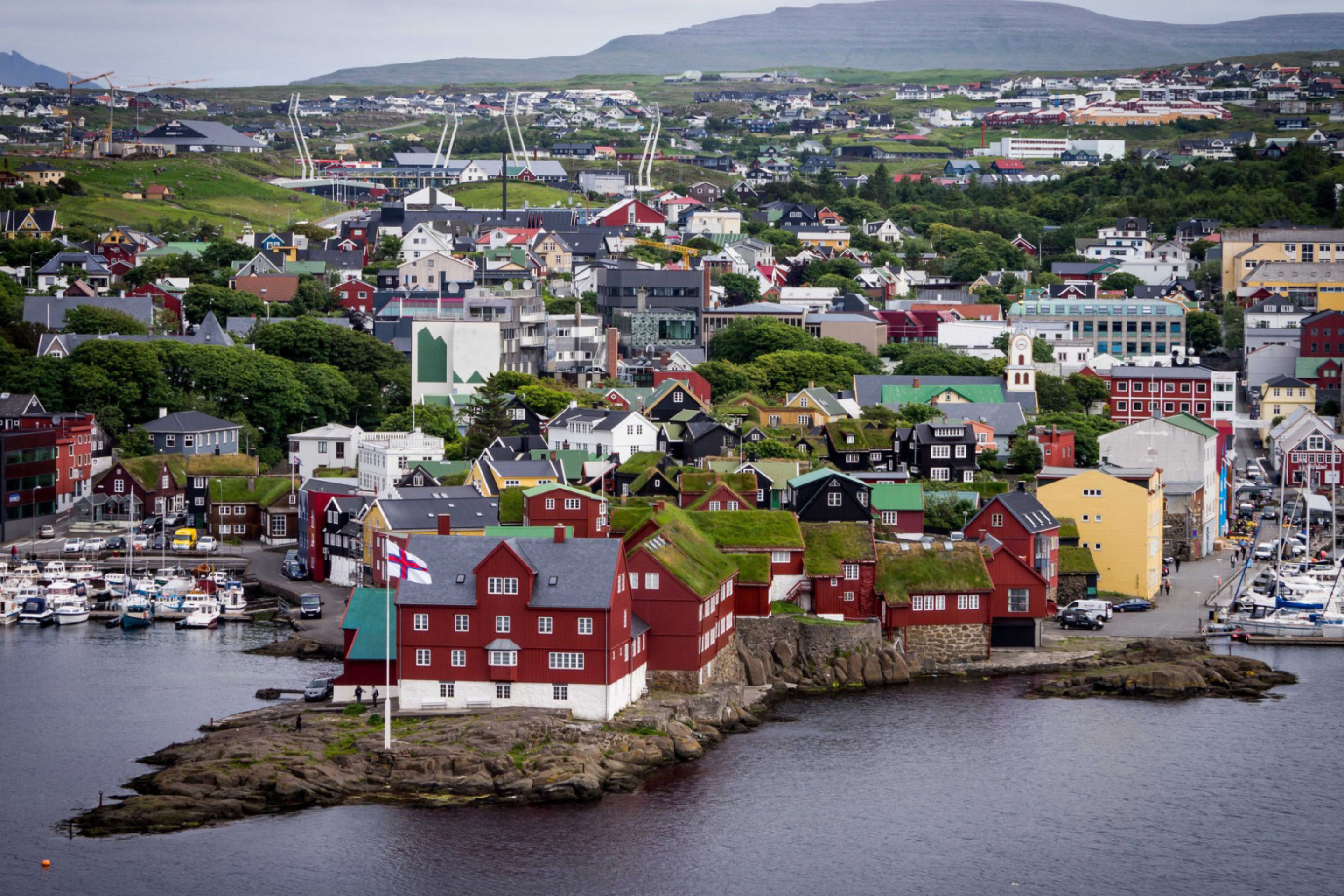 Fondo de pantalla Torshavn City on Faroe Island 2880x1920
