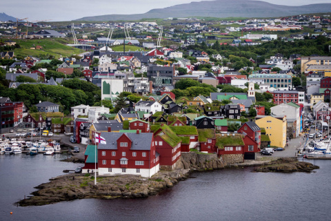 Обои Torshavn City on Faroe Island 480x320