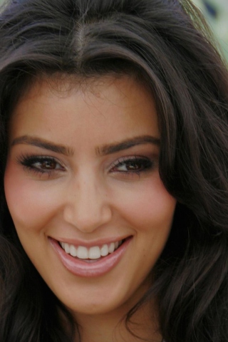 Screenshot №1 pro téma Kim Kardashian 320x480