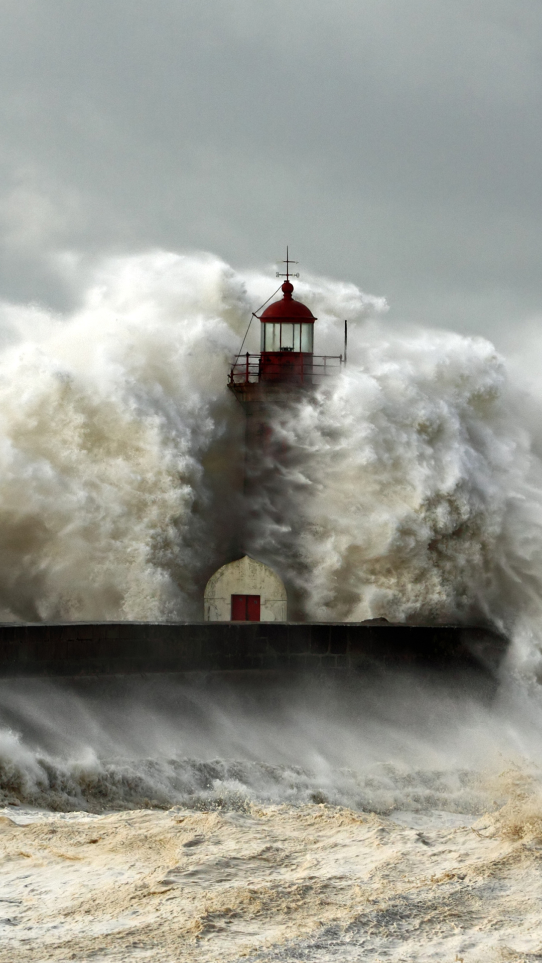 Das Lighthouse At Storm Wallpaper 1080x1920