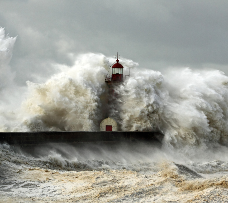 Das Lighthouse At Storm Wallpaper 960x854