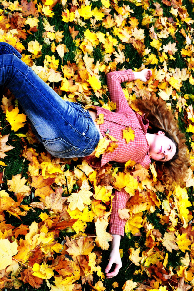 Autumn Girl wallpaper 640x960