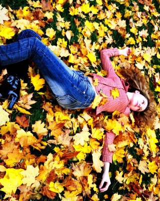 Autumn Girl - Obrázkek zdarma pro Nokia Lumia 2520