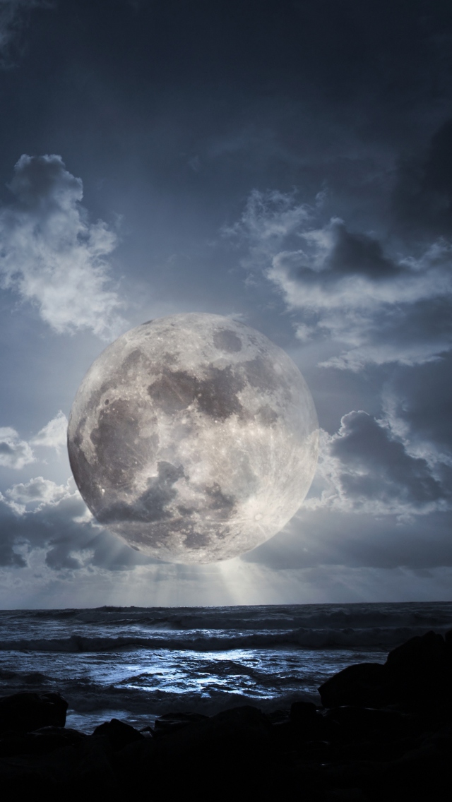 Fantastic Moon wallpaper 640x1136