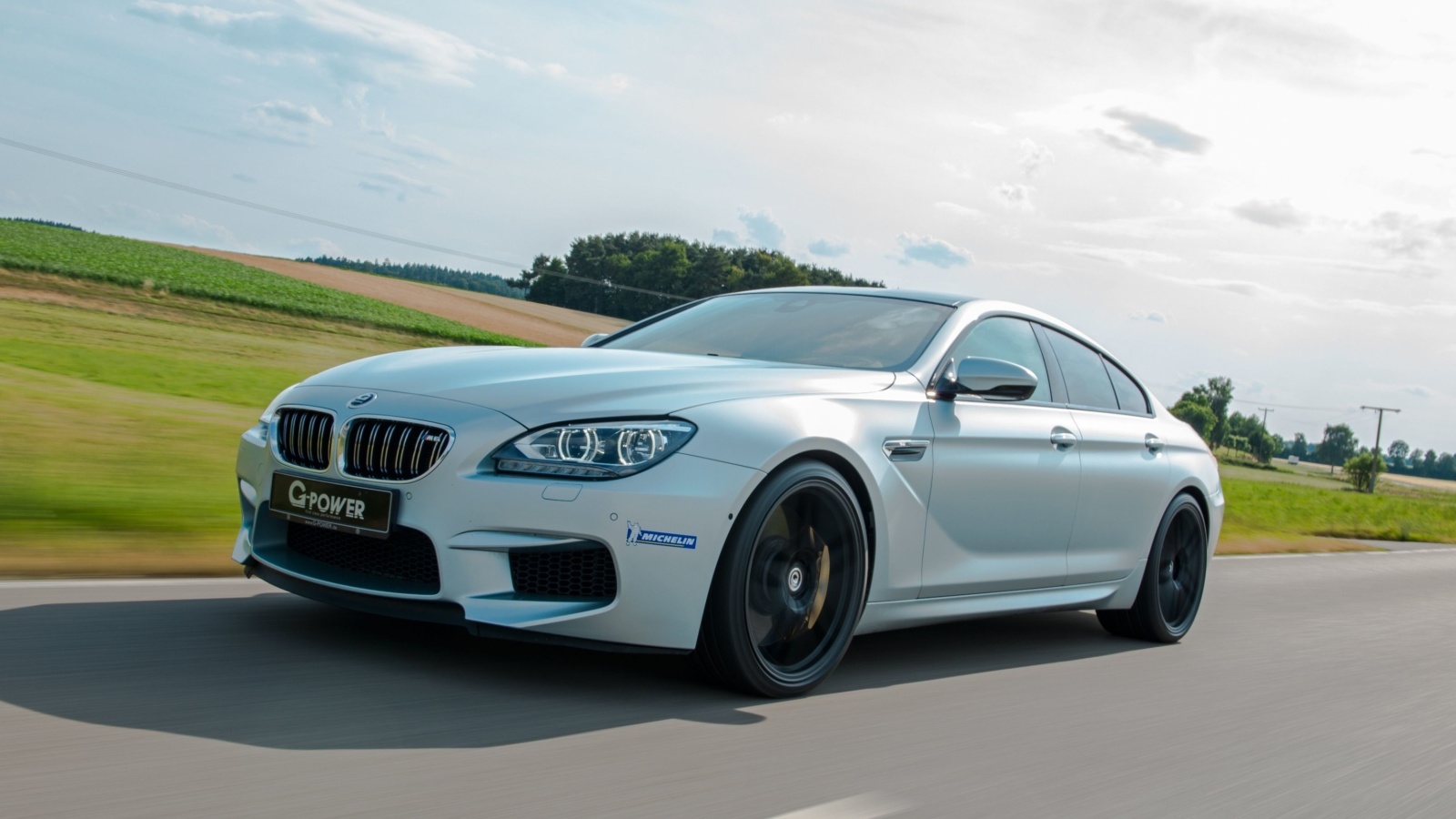 BMW M6 wallpaper 1600x900