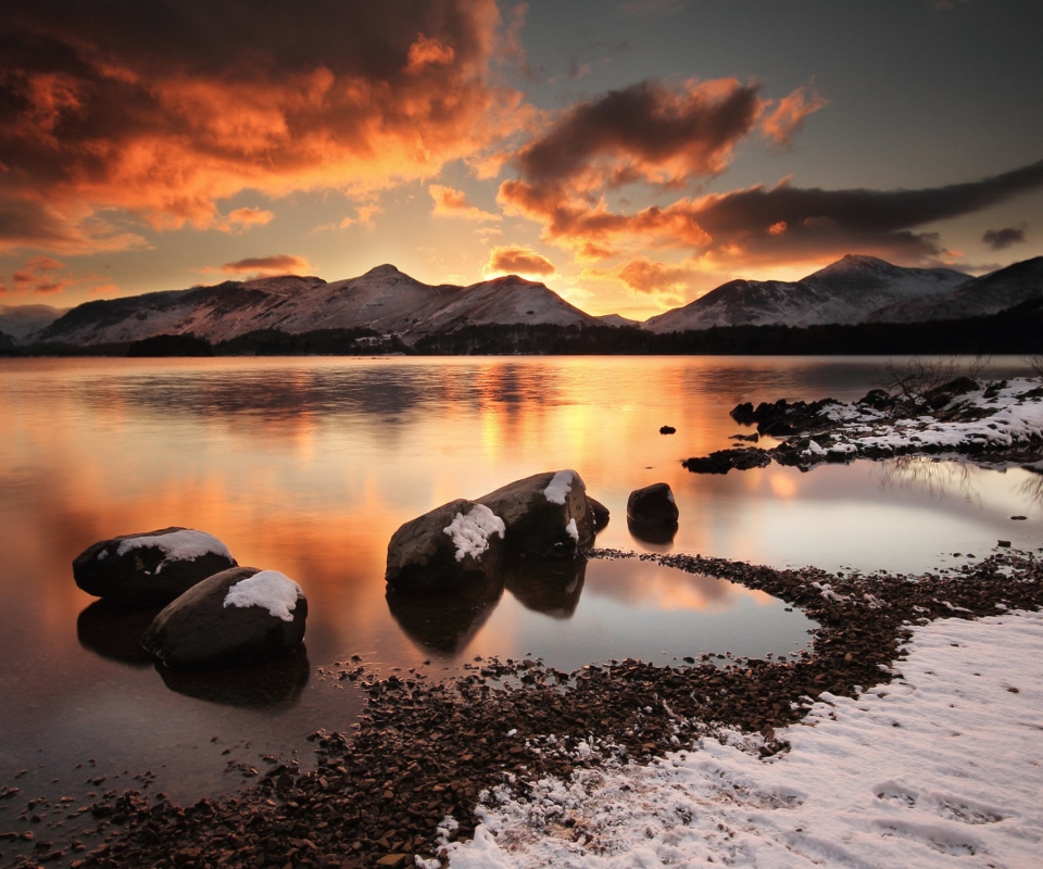 Sfondi Sunset Over Mountains 960x800