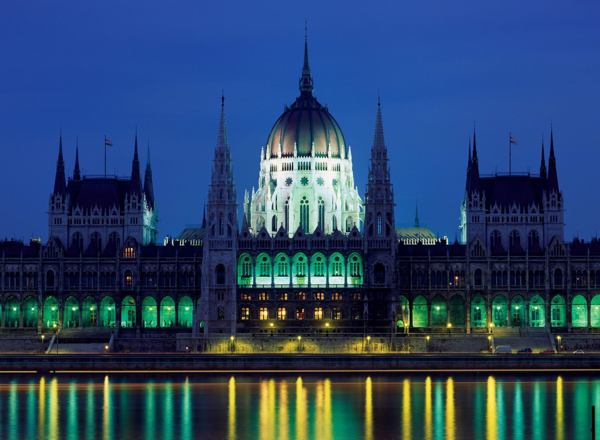 Fondo de pantalla Parliament Building Budapest Hungary 1920x1408