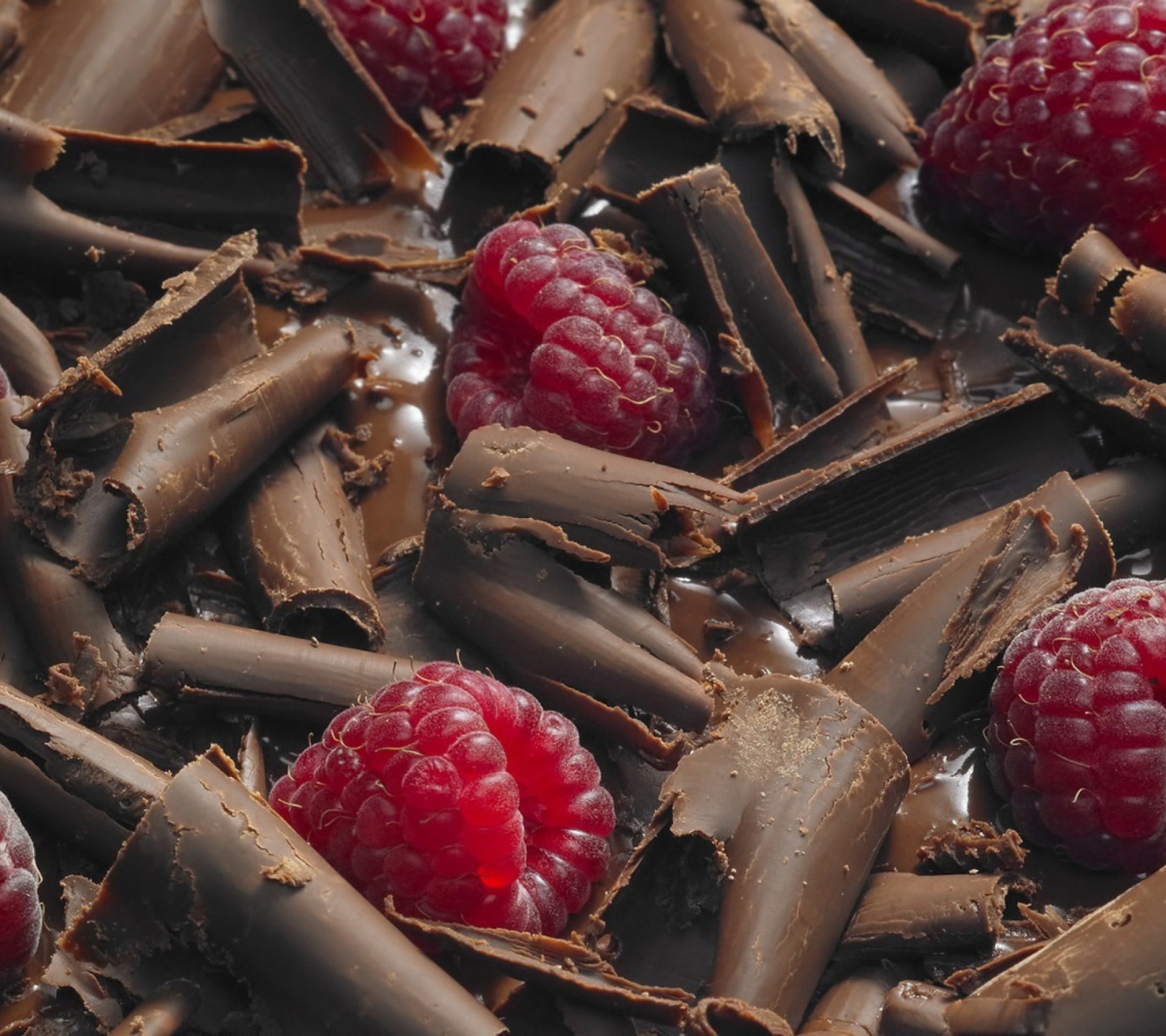 Chocolate Raspberry wallpaper 1440x1280