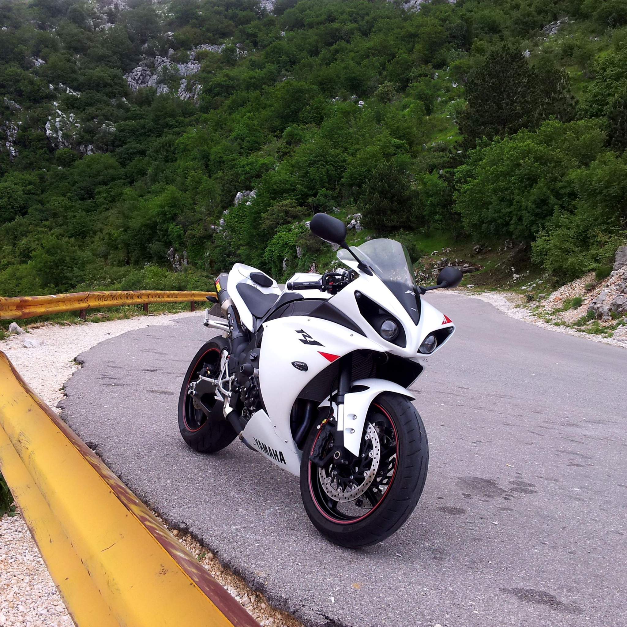 Yamaha YZF-R1 Superbike screenshot #1 2048x2048