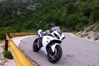 Free Yamaha YZF-R1 Superbike Picture for Android, iPhone and iPad