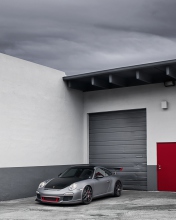 Porsche 911 Near Garage screenshot #1 176x220