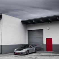 Das Porsche 911 Near Garage Wallpaper 208x208