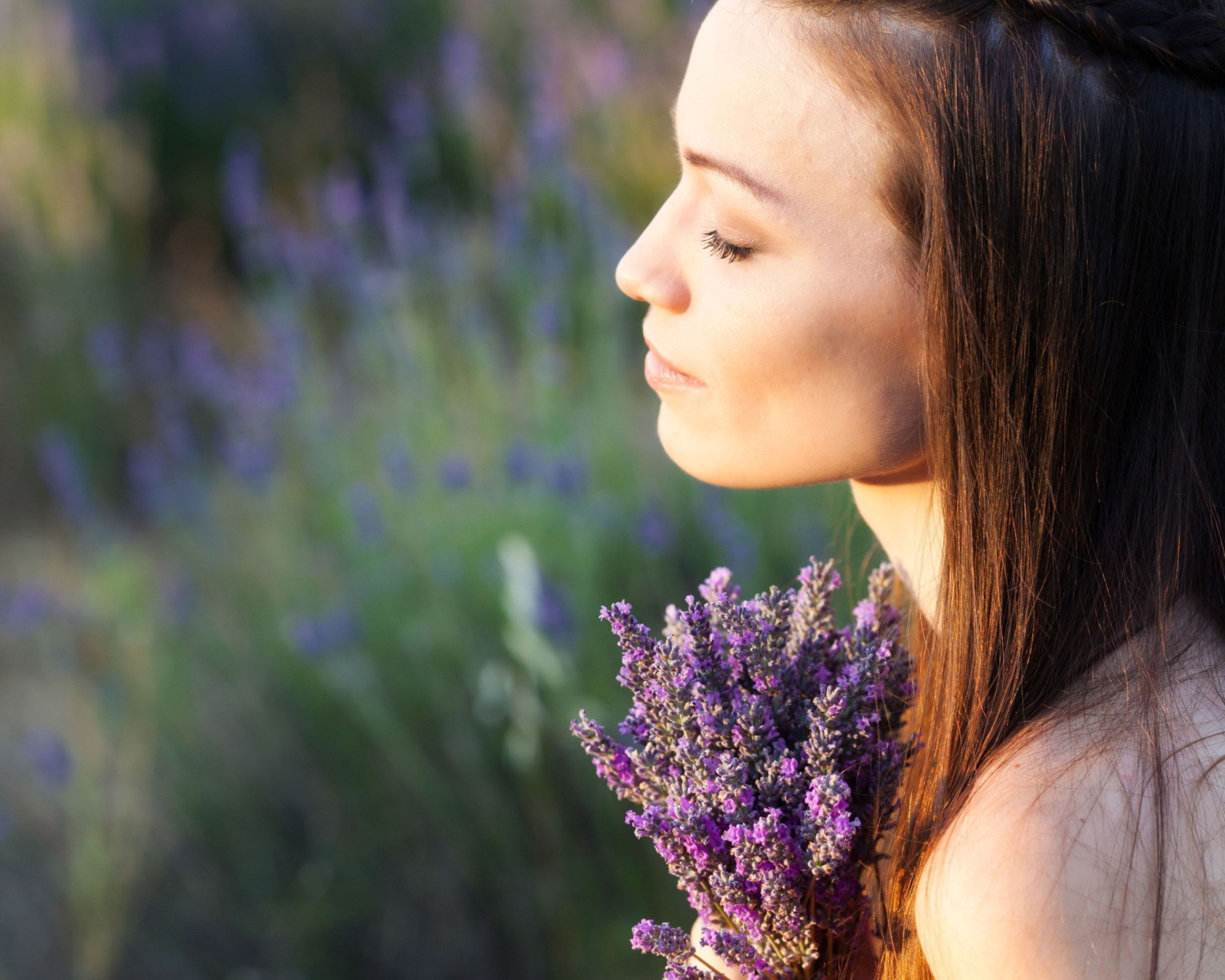 Lavender Girl wallpaper 1600x1280