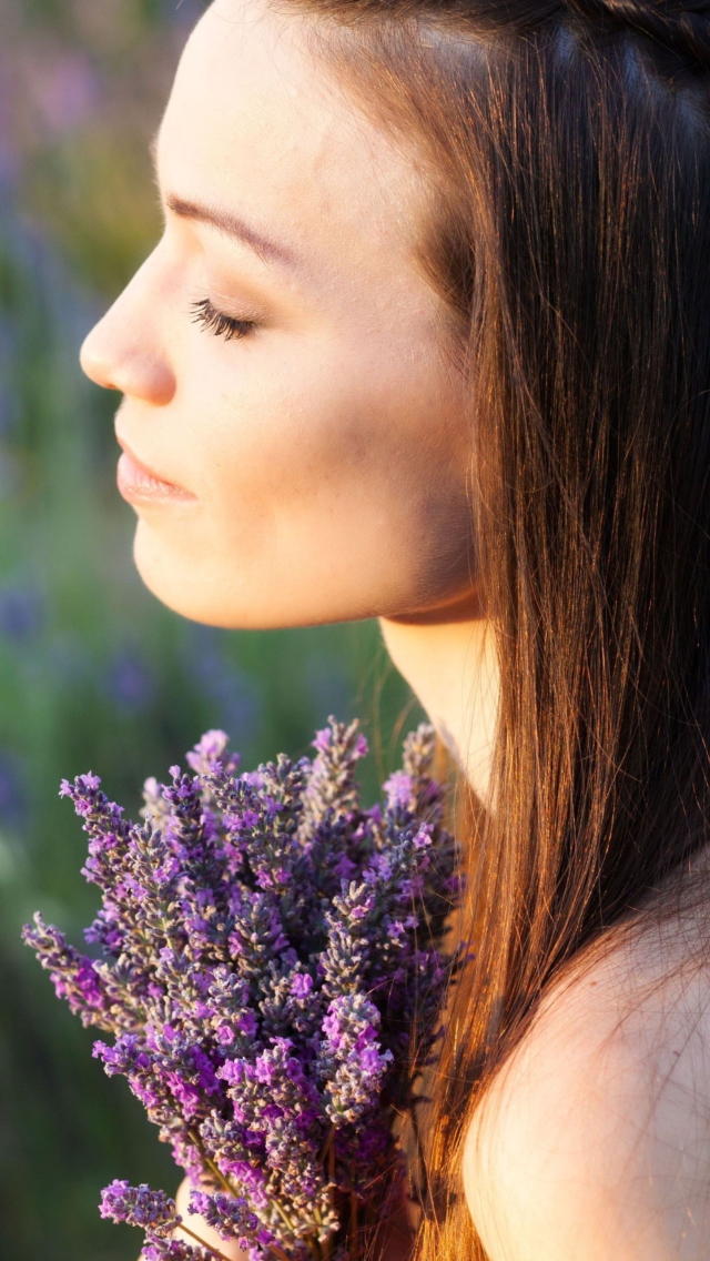 Lavender Girl wallpaper 640x1136