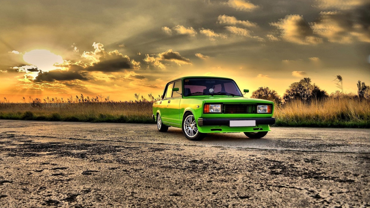 Green Russian Car Lada wallpaper 1280x720
