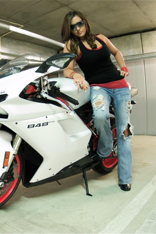 Das Ducati Bike Model Wallpaper 320x480