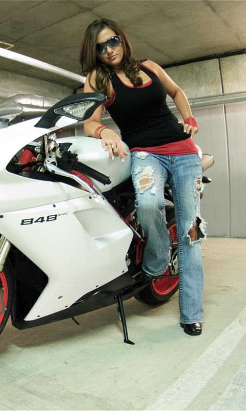 Das Ducati Bike Model Wallpaper 480x800
