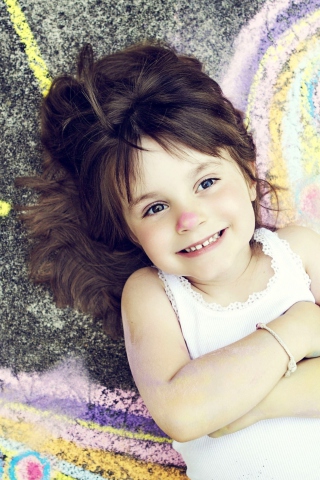 Das Cute Little Girl Wallpaper 320x480