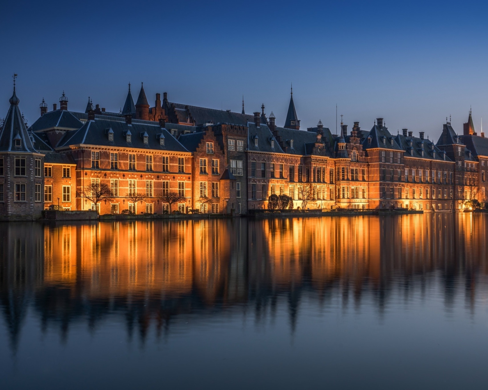 Binnenhof in Hague screenshot #1 1600x1280