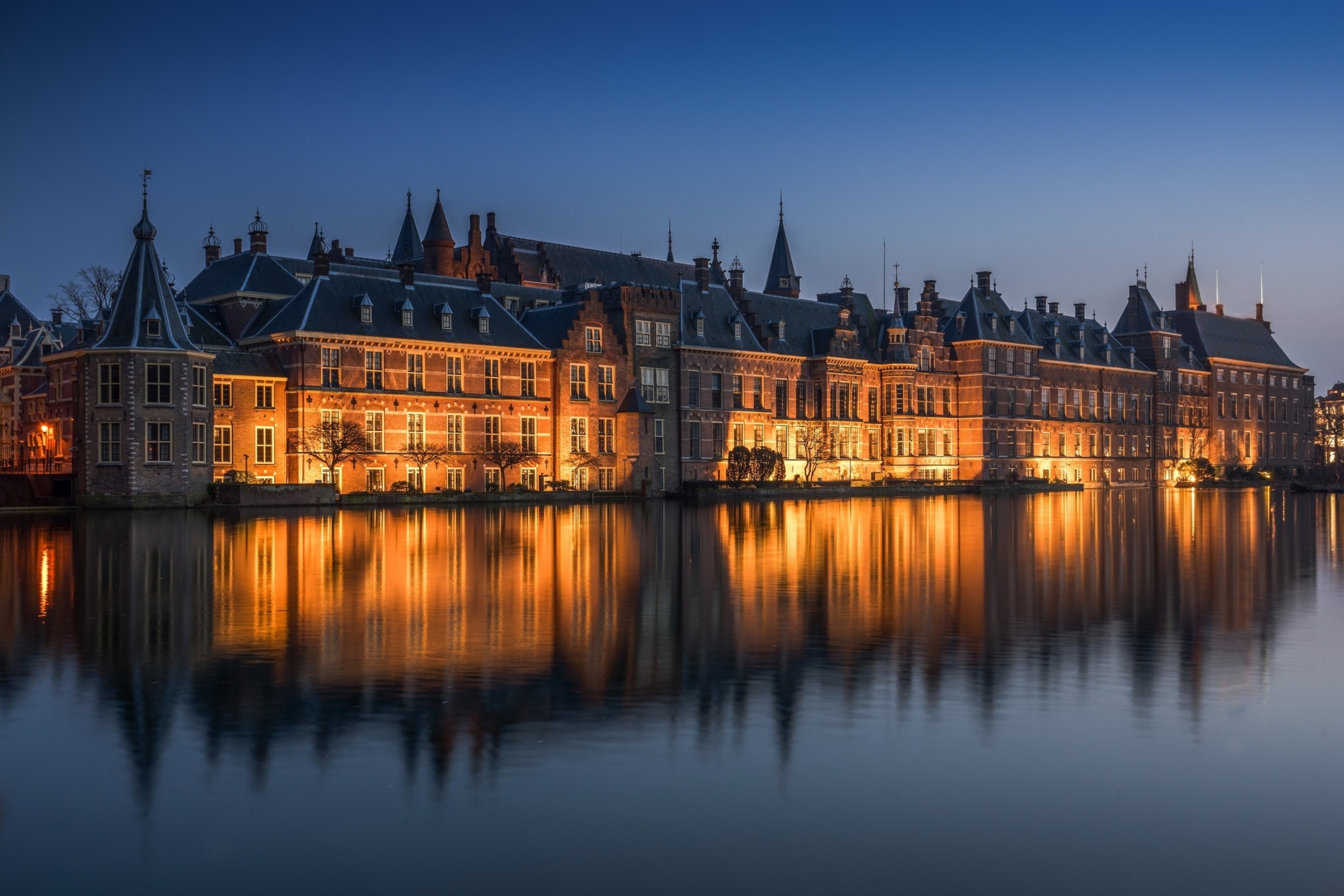 Binnenhof in Hague screenshot #1 2880x1920