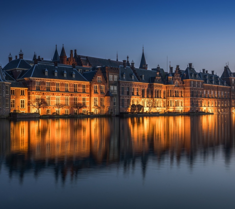 Binnenhof in Hague screenshot #1 960x854