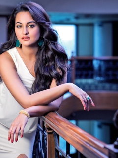 Actress Sonakshi Sinha screenshot #1 240x320