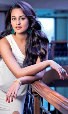 Actress Sonakshi Sinha screenshot #1 240x400