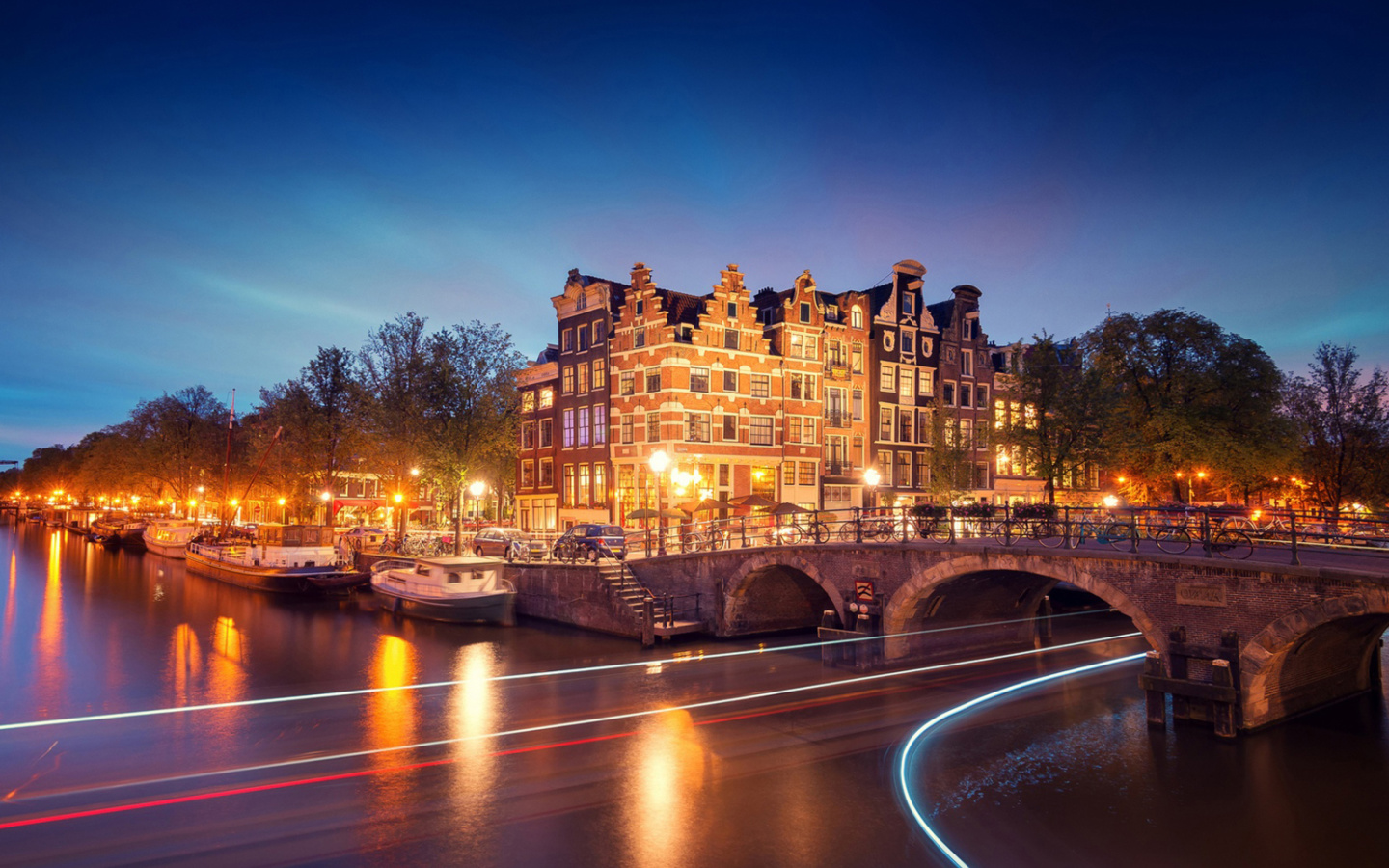 Amsterdam Attraction at Evening wallpaper 1440x900
