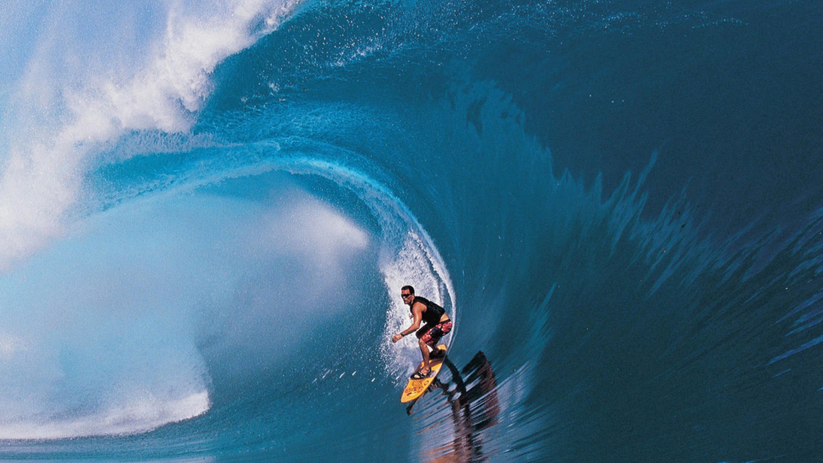 Surfer wallpaper 1600x900