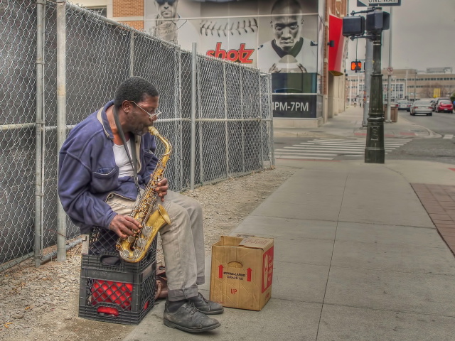 Jazz saxophonist Street Musician wallpaper 640x480