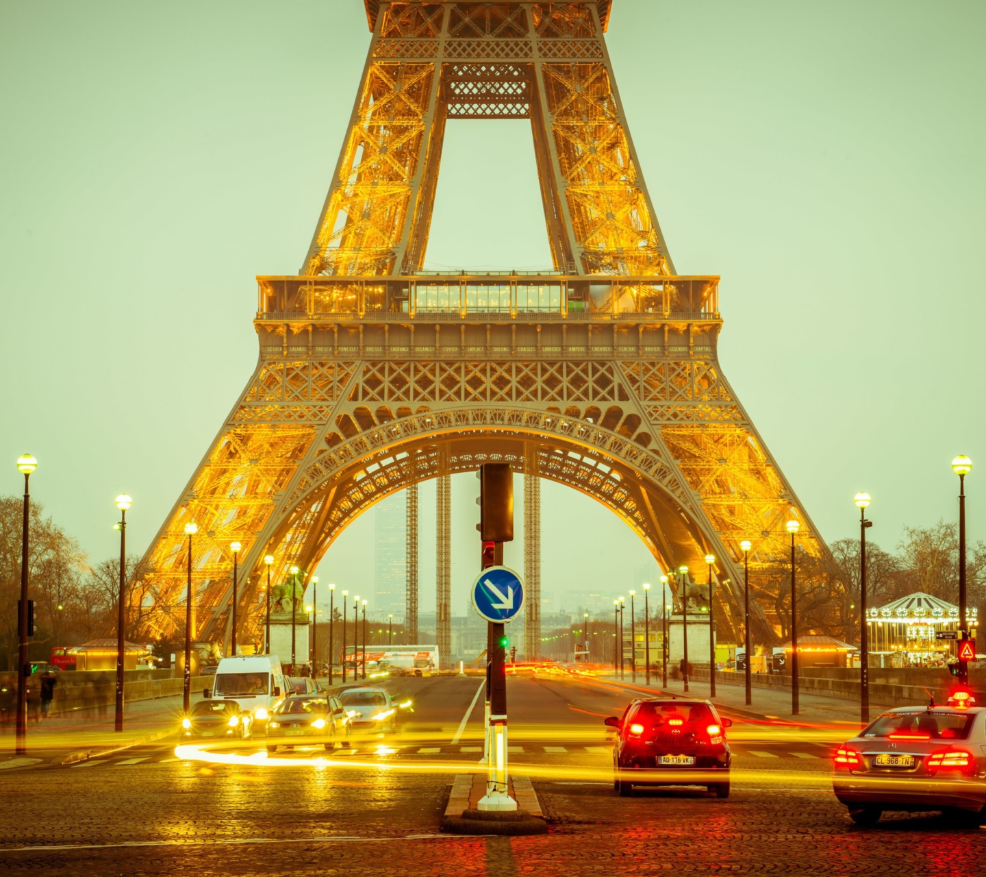 Fondo de pantalla Beautiful Paris At Night 1440x1280