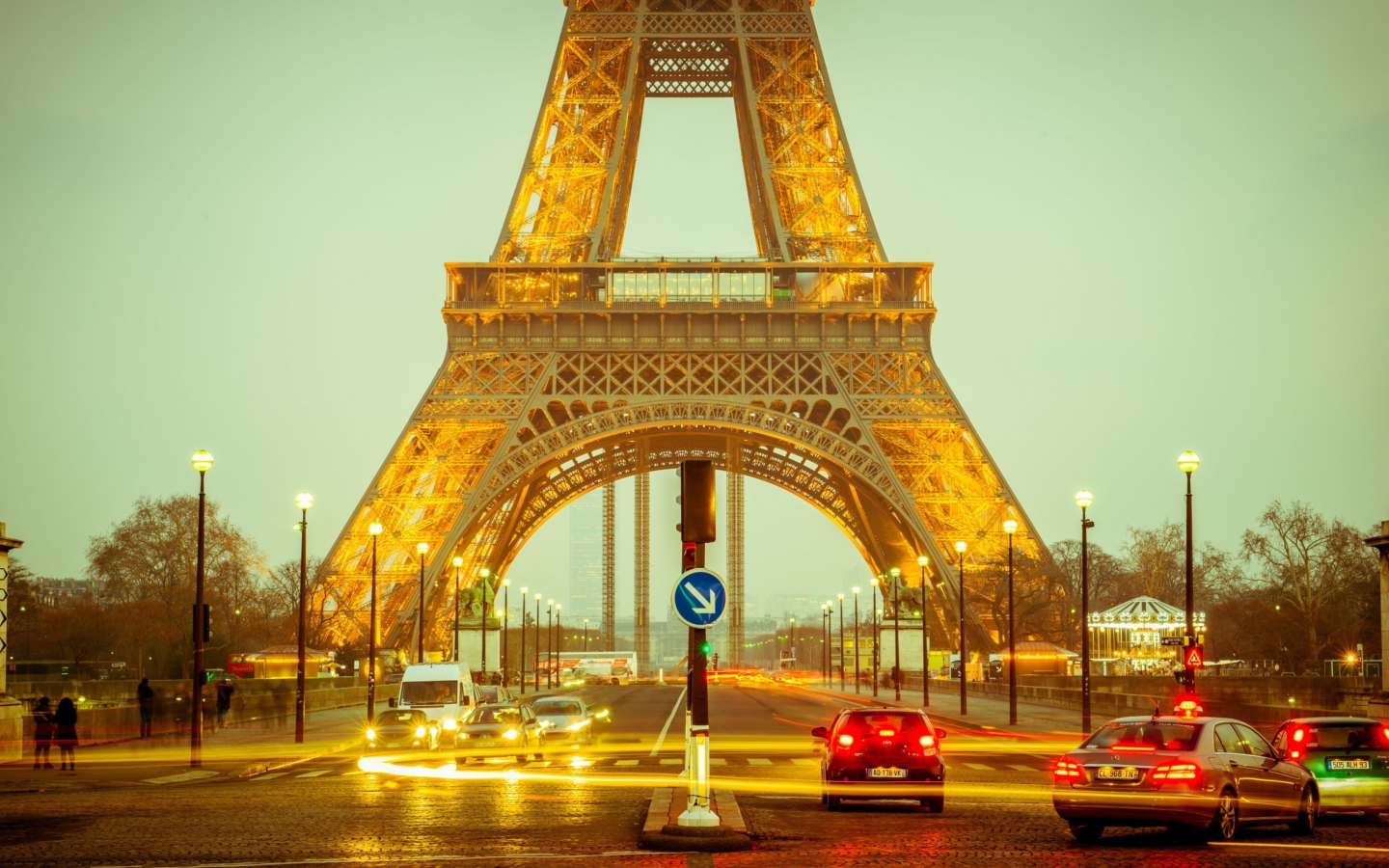 Beautiful Paris At Night wallpaper 1440x900