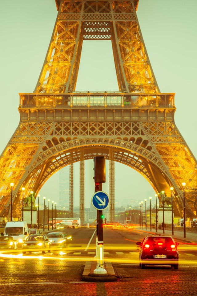 Beautiful Paris At Night screenshot #1 640x960
