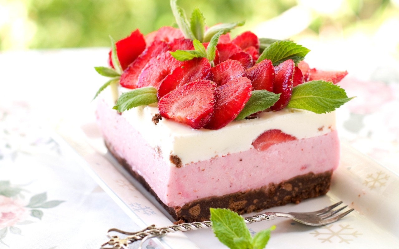 Das Strawberry Cake Wallpaper 1280x800