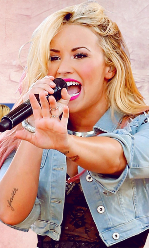 Fondo de pantalla Demi Lovato Singing 480x800