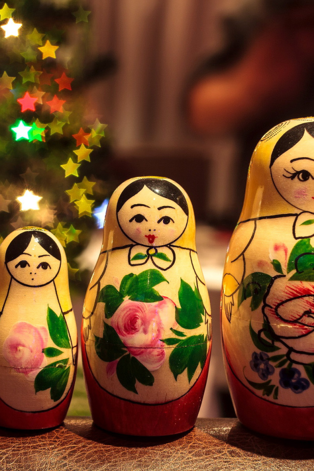 Das Matrioshka   Russian Doll Wallpaper 640x960