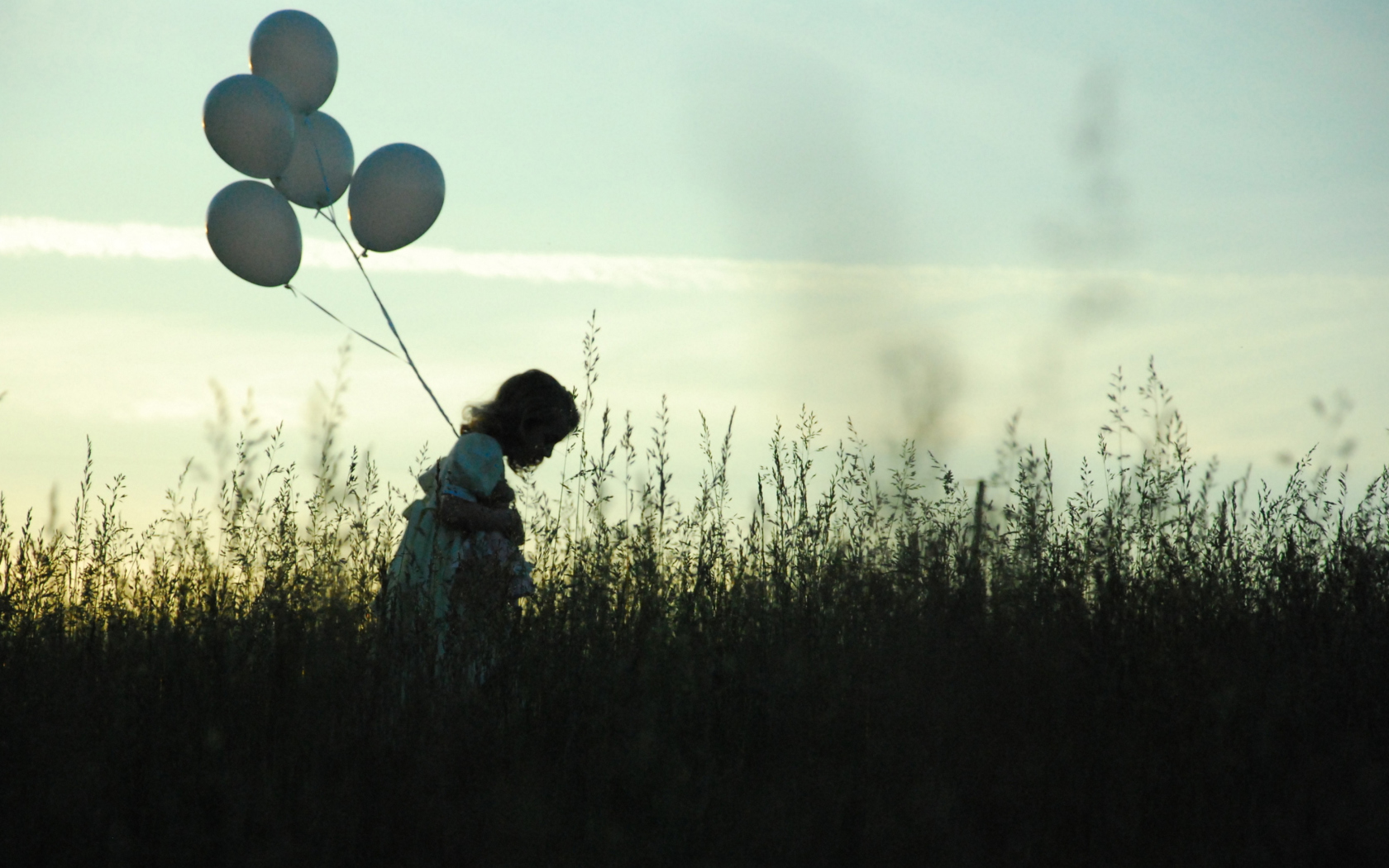 Sfondi Little Girl With Balloons 1680x1050