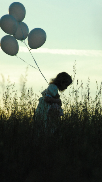 Das Little Girl With Balloons Wallpaper 360x640