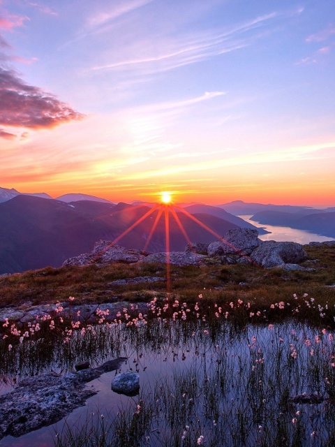 Das Sunset In The Mountains Wallpaper 480x640